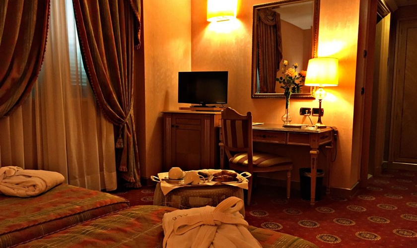 غرفة متفوقة مع سريرين فندق أندريولا سنترال ميلان