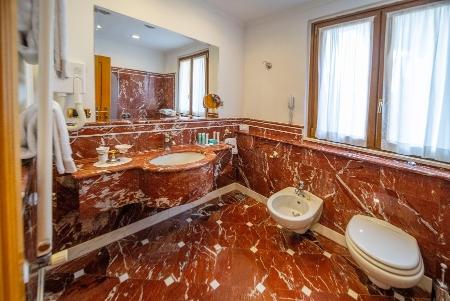 الغرفة المزدوجة الفاخرة فندق أندريولا سنترال ميلان الغرفة المزدوجة الفاخرة فندق أندريولا سنترال ميلان