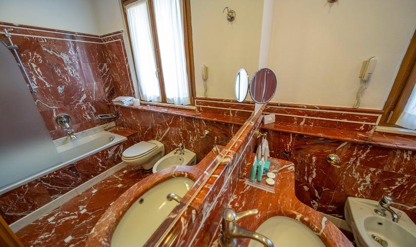 DOUBLE SUPERIOR ROOM FOR SINGLE USE فندق أندريولا سنترال ميلان DOUBLE SUPERIOR ROOM FOR SINGLE USE فندق أندريولا سنترال ميلان